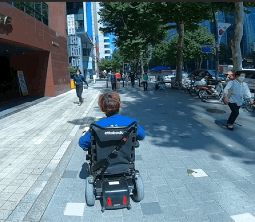 이동권보장사업_무장애관광코스4.gif
