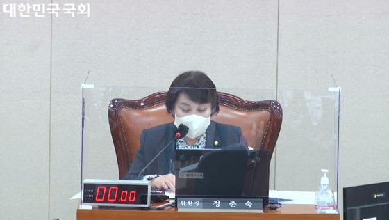 지난 10일 개최된 국회 보건복지위원회 전체회의 정춘숙 위원장. ⓒ국회방송