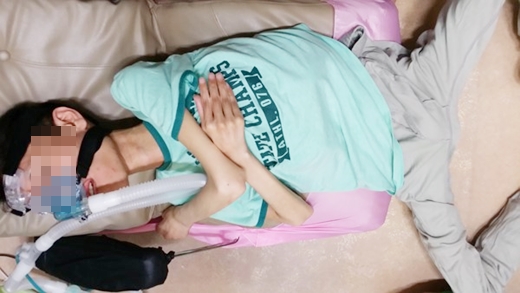 인공호흡기를 착용한 호흡기장애인. ⓒ에이블뉴스DB